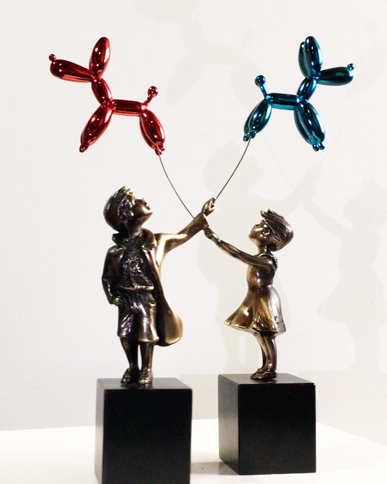 Girl with balloon dog - Miguel Guía Street Art Cast bronze Sculpture 10