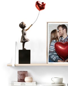 Girl with red balloon – Miguel Guía Street Art Cast bronze Sculpture Big