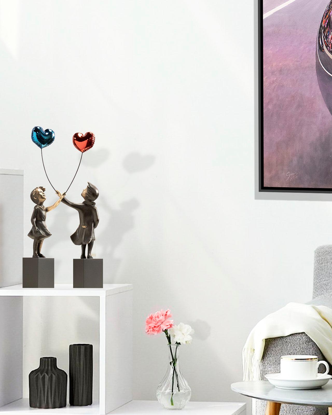 Mädchen mit rotem Ballon – Miguel Gua Street Art-Skulptur aus Bronzeguss (Streetart), Sculpture, von Miguel Guía