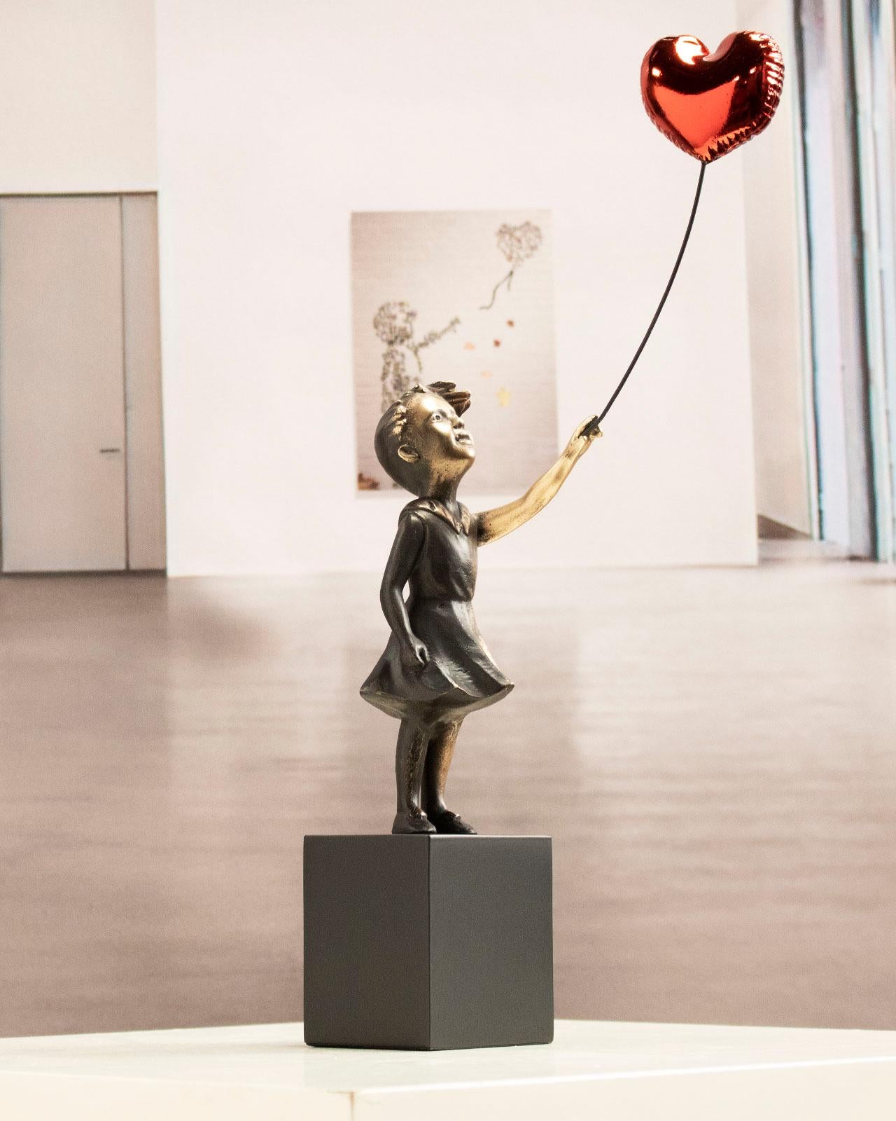 Girl with red balloon - Miguel Guía Street Art Cast bronze Sculpture 4