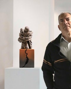 Never stop hugging me - Miguel Guía Realist Bronze layer Sculpture