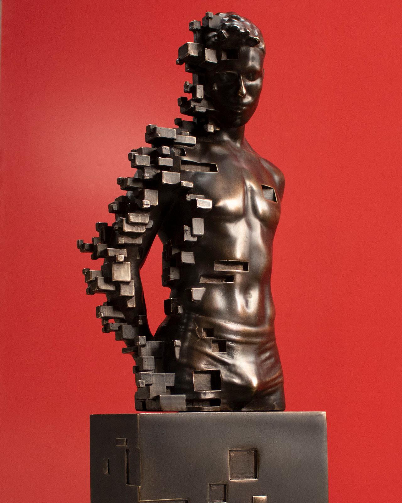 Pixelated young torso - Miguel Guia Modern Bronze layer Sculpture For Sale 9