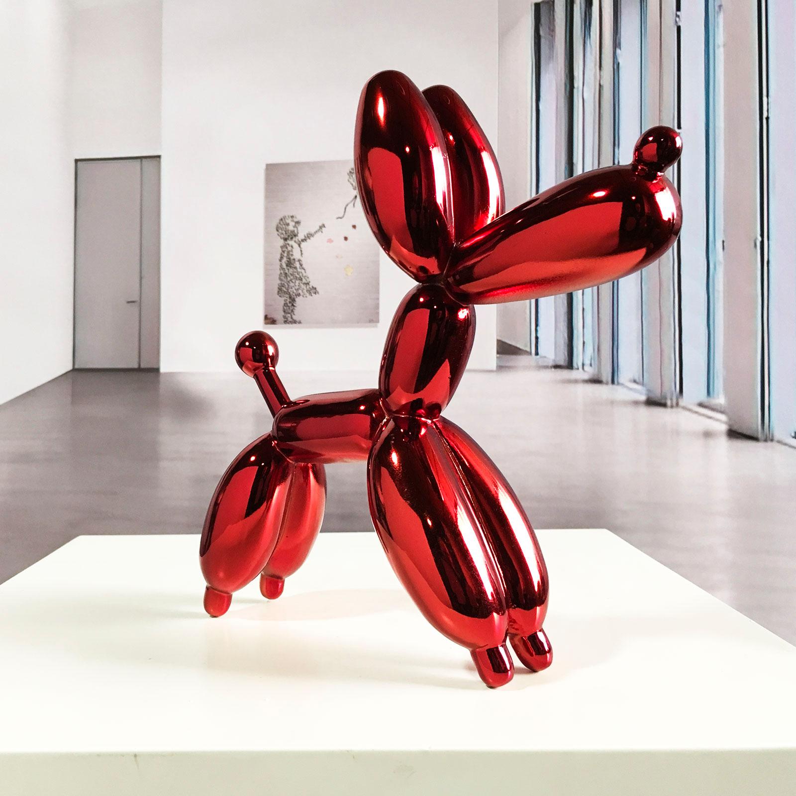 Pop Art Sculpture "Red Dog Balloon 21" by Miguel Guía.
The sculpture is made of a layer of nickel on cold smelting of copper with the base of graphite or marble dust.
Limited edition of 299 works.
Although the required time to deliver a shipment is