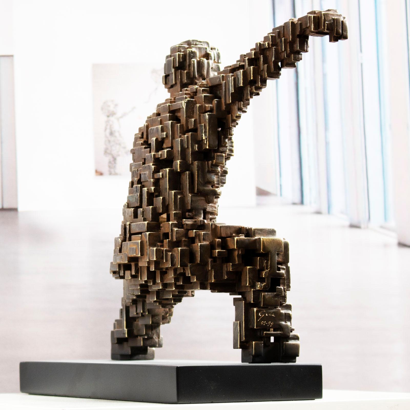 Single Whip - Miguel Guía Constructivist bronze layer Sculpture For Sale 6