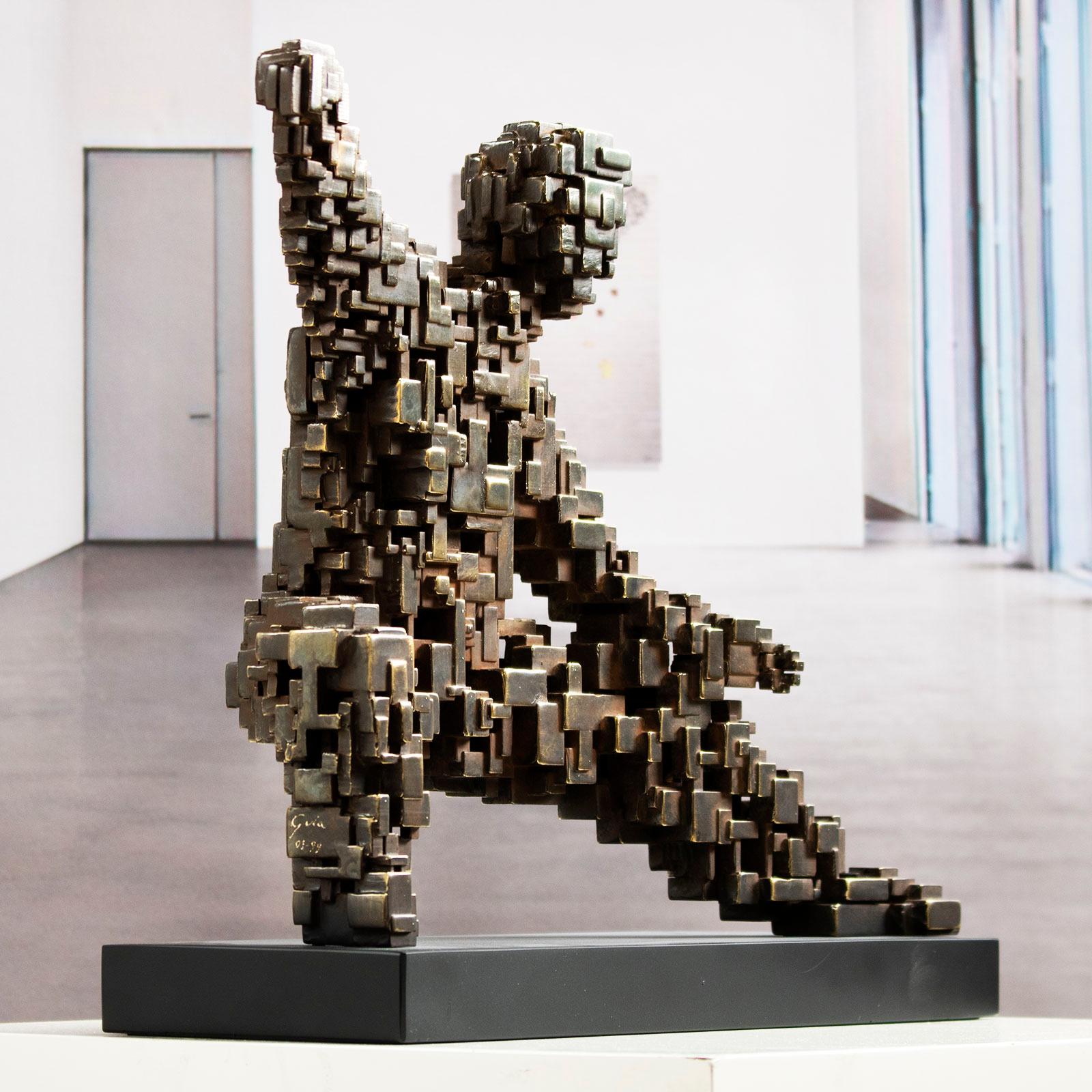 Single Whip - Miguel Guía Constructivist bronze layer Sculpture For Sale 7
