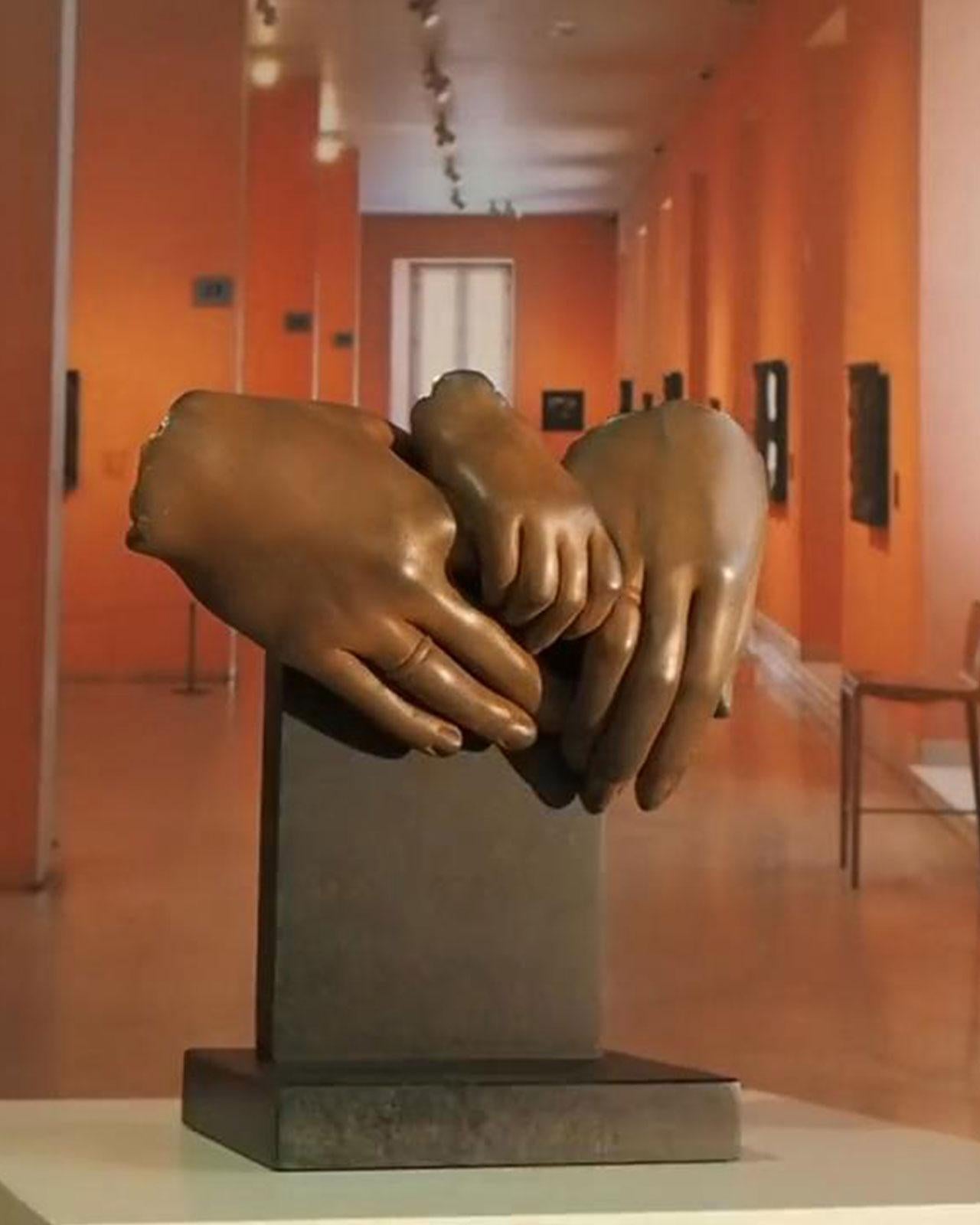 The Family - Miguel Guía Realist Bronze layer Sculpture For Sale 4