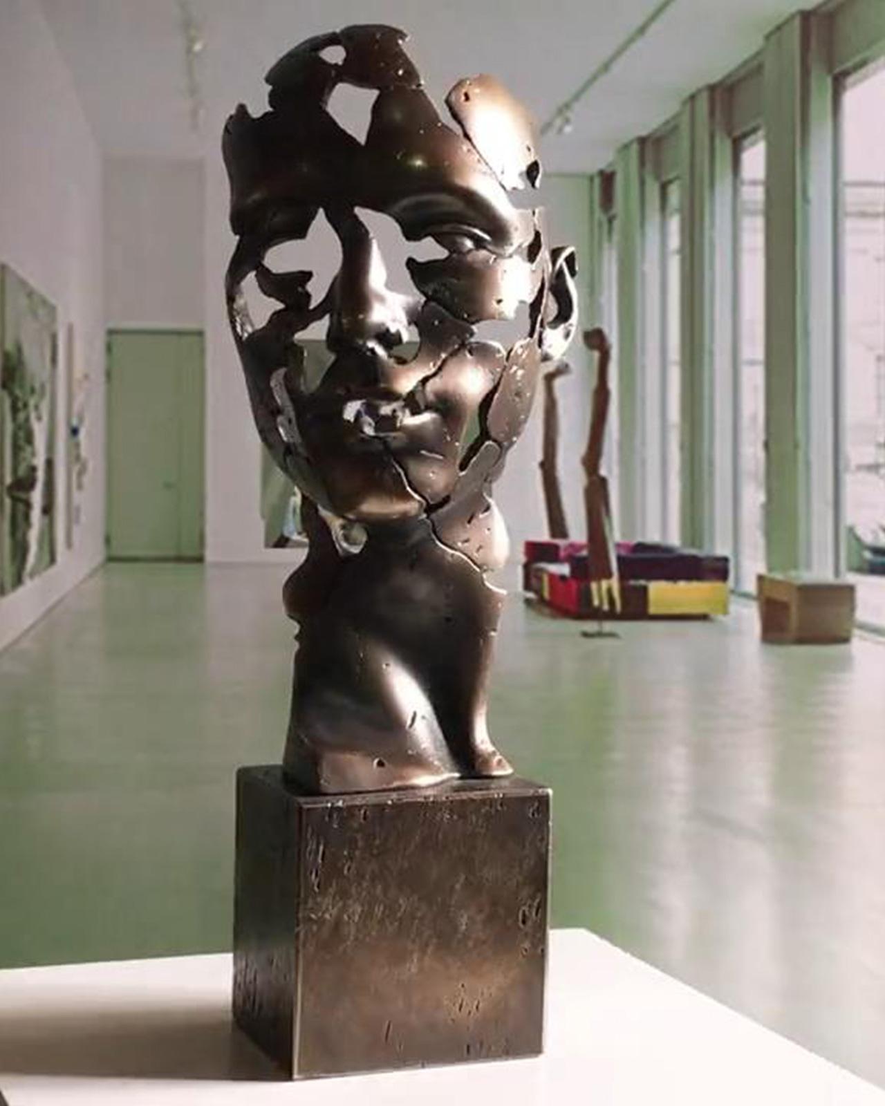 The man of the future - Miguel Guía Expressionist Bronze layer Sculpture 9