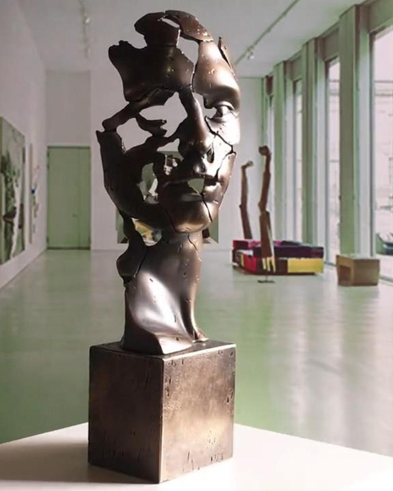 The man of the future - Miguel Guía Expressionist Bronze layer Sculpture 11