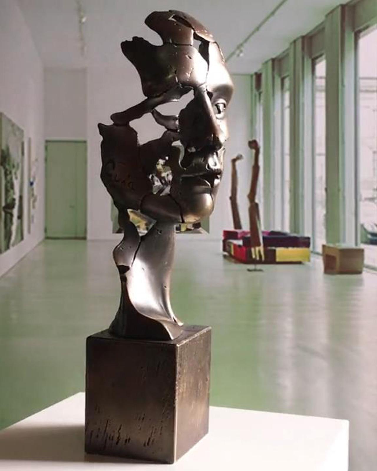 The man of the future - Miguel Guía Expressionist Bronze layer Sculpture For Sale 9