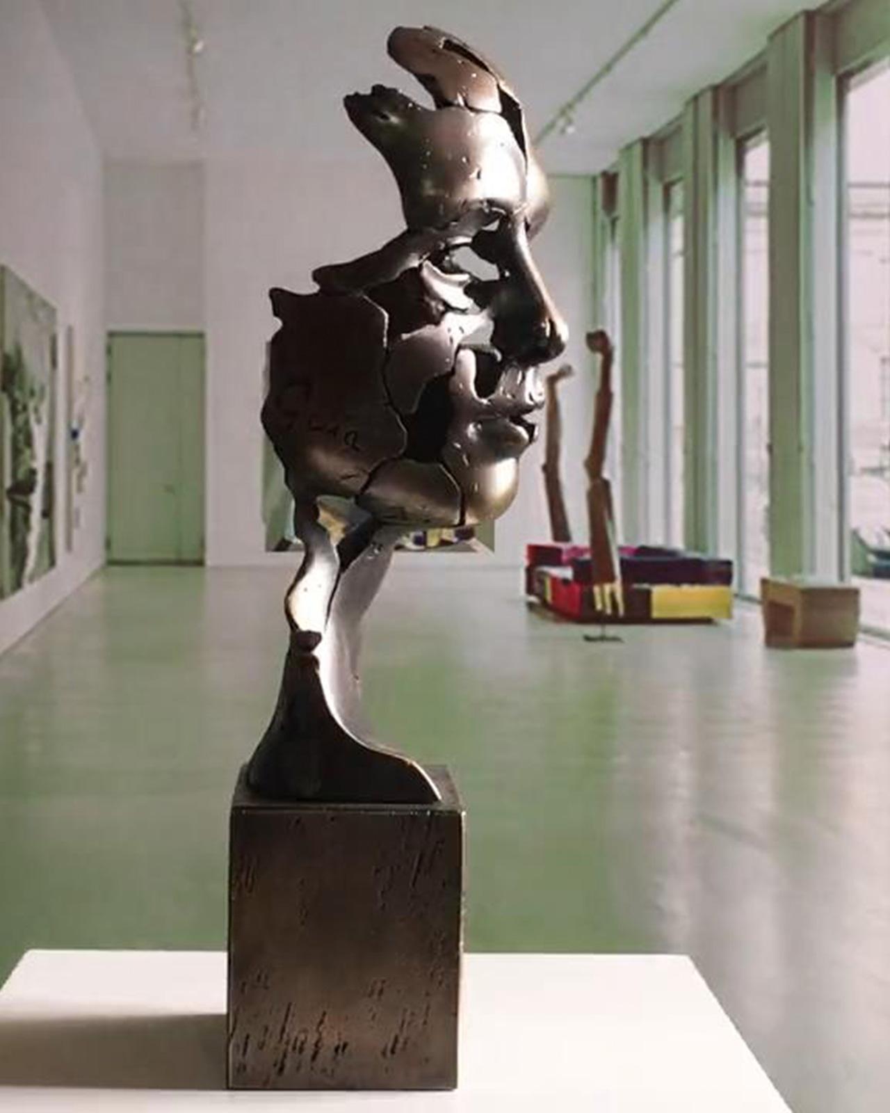 The man of the future - Miguel Guía Expressionist Bronze layer Sculpture 13