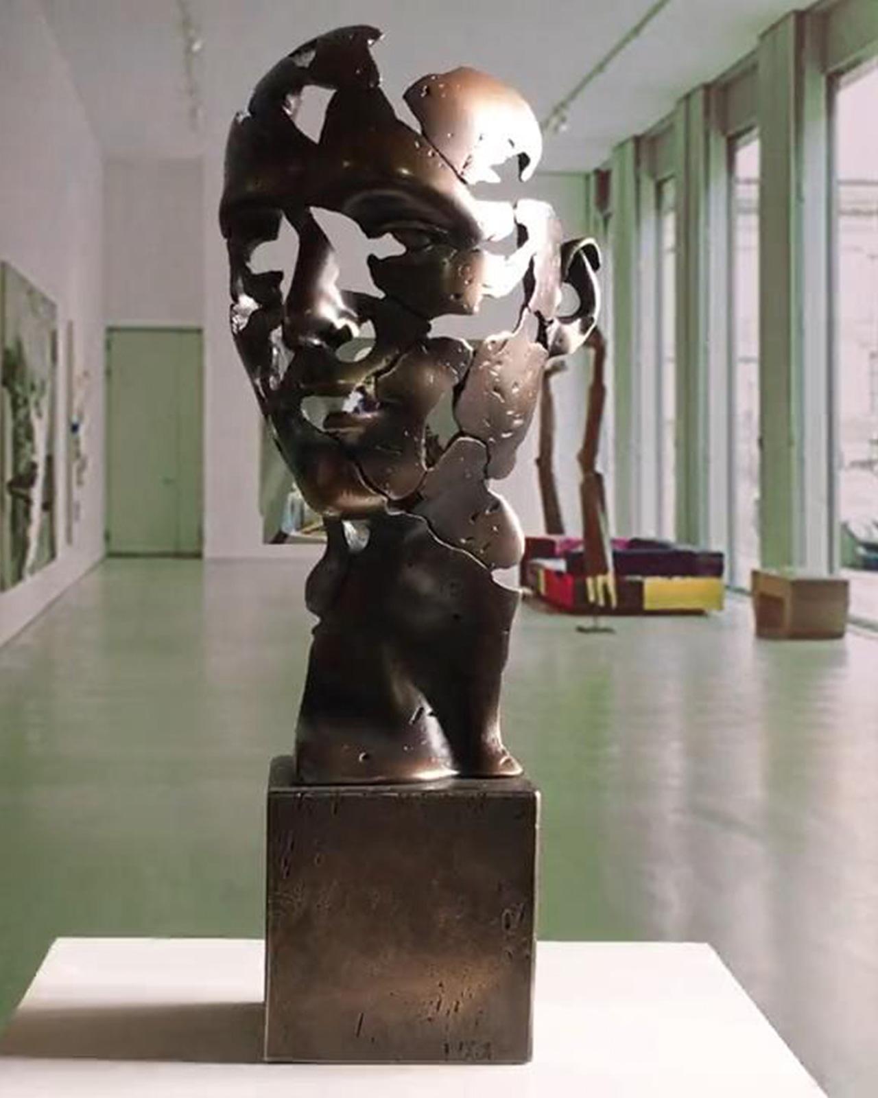 The man of the future - Miguel Guía Expressionist Bronze layer Sculpture 8