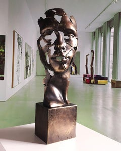 The man of the future - Miguel Guía Expressionist Bronze layer Sculpture