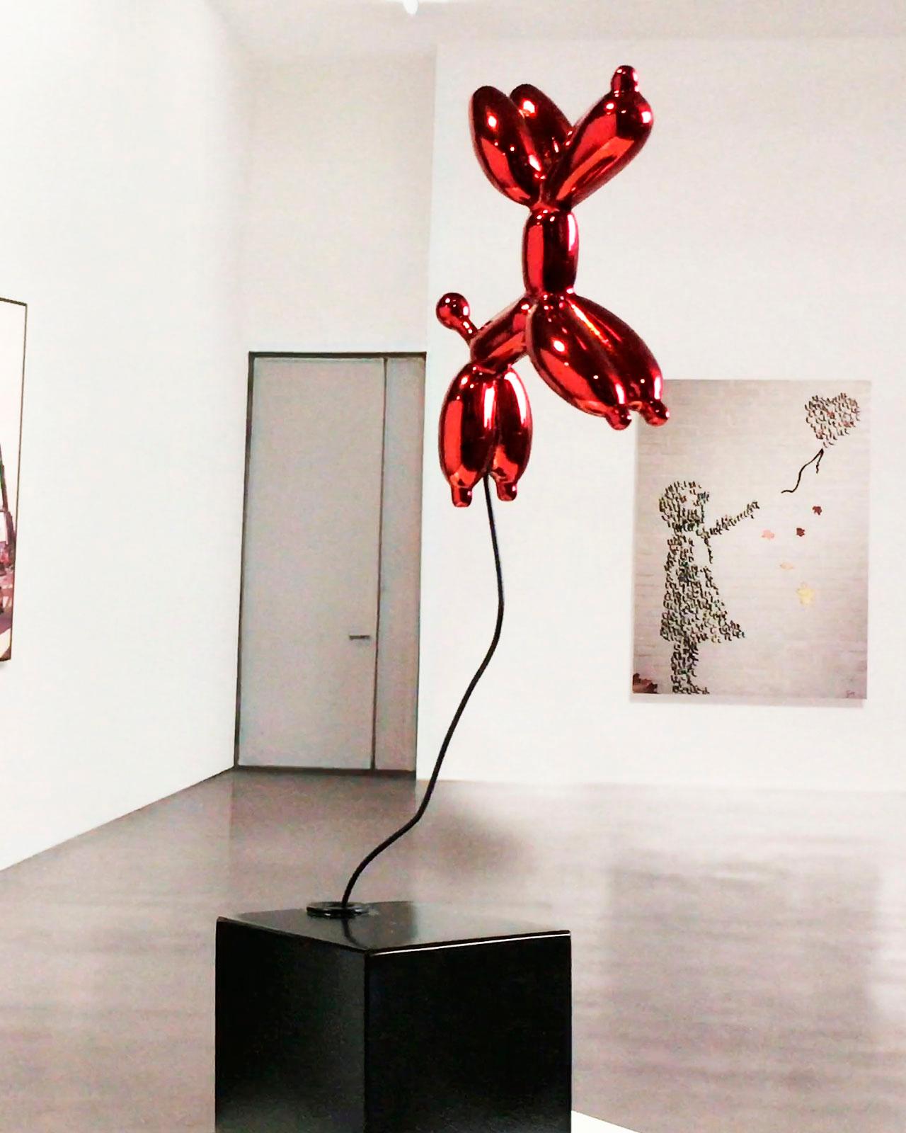Weightless balloon dog - Miguel Guía, Pop Art Nickel layer Sculpture 14