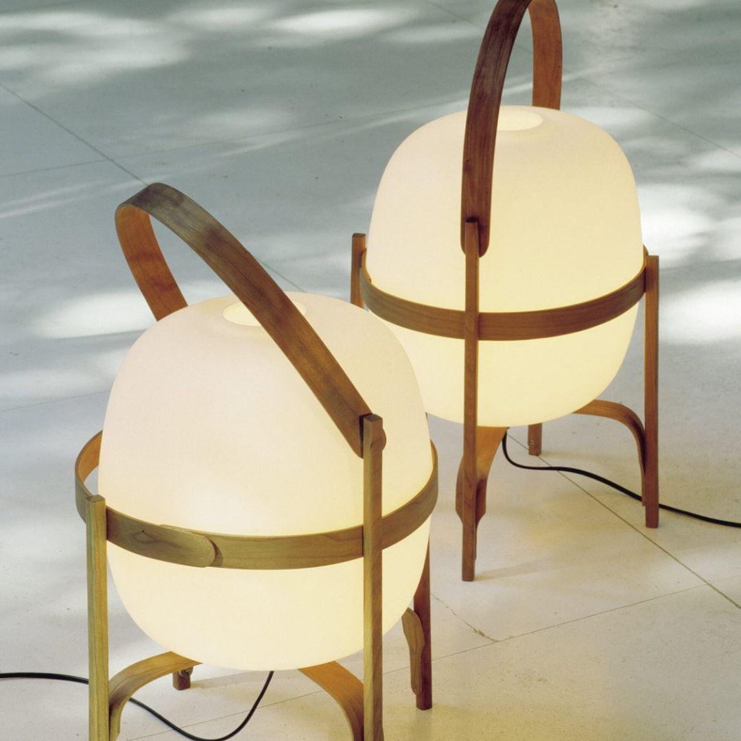 Miguel Milá 'Cesta' Table Lamp in Cherry Wood and Opal Glass for Santa & Cole For Sale 1