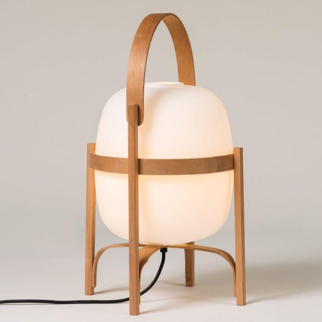 Miguel Milá 'Cesta' Table Lamp in Cherry Wood and Opal Glass for Santa & Cole For Sale 2