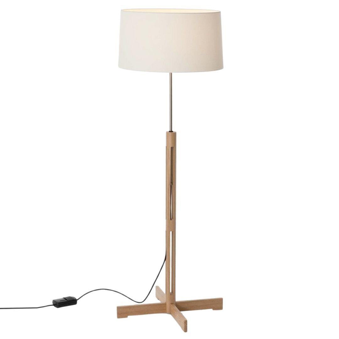 Miguel Milá 'FAD' Floor Lamp in Natural Oak and White Linen for Santa & Cole For Sale 1