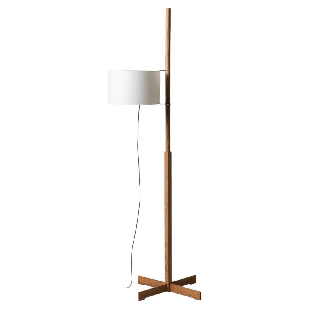 Miguel Milá 'Tmm' Floor Lamp in Natural Oak and White Parchment for Santa & Cole For Sale