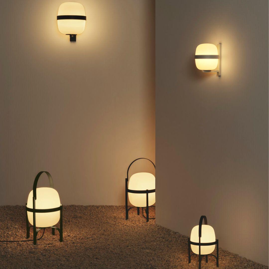 Miguel Milá 'Wally Cesta' Wall Lamp in Opal and Black for Santa & Cole For Sale 5