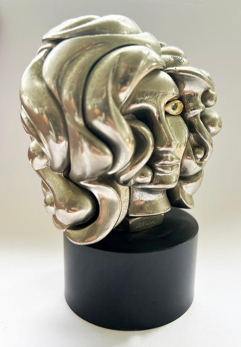 Miguel Ortiz Berrocal 1969 Portrait de Michèle Puzzle-Skulptur

Zum Verkauf angeboten wird eine 1969 Miguel Ortiz Berrocal limitierte Auflage vernickelt Puzzle-Skulptur mit dem Titel, 
