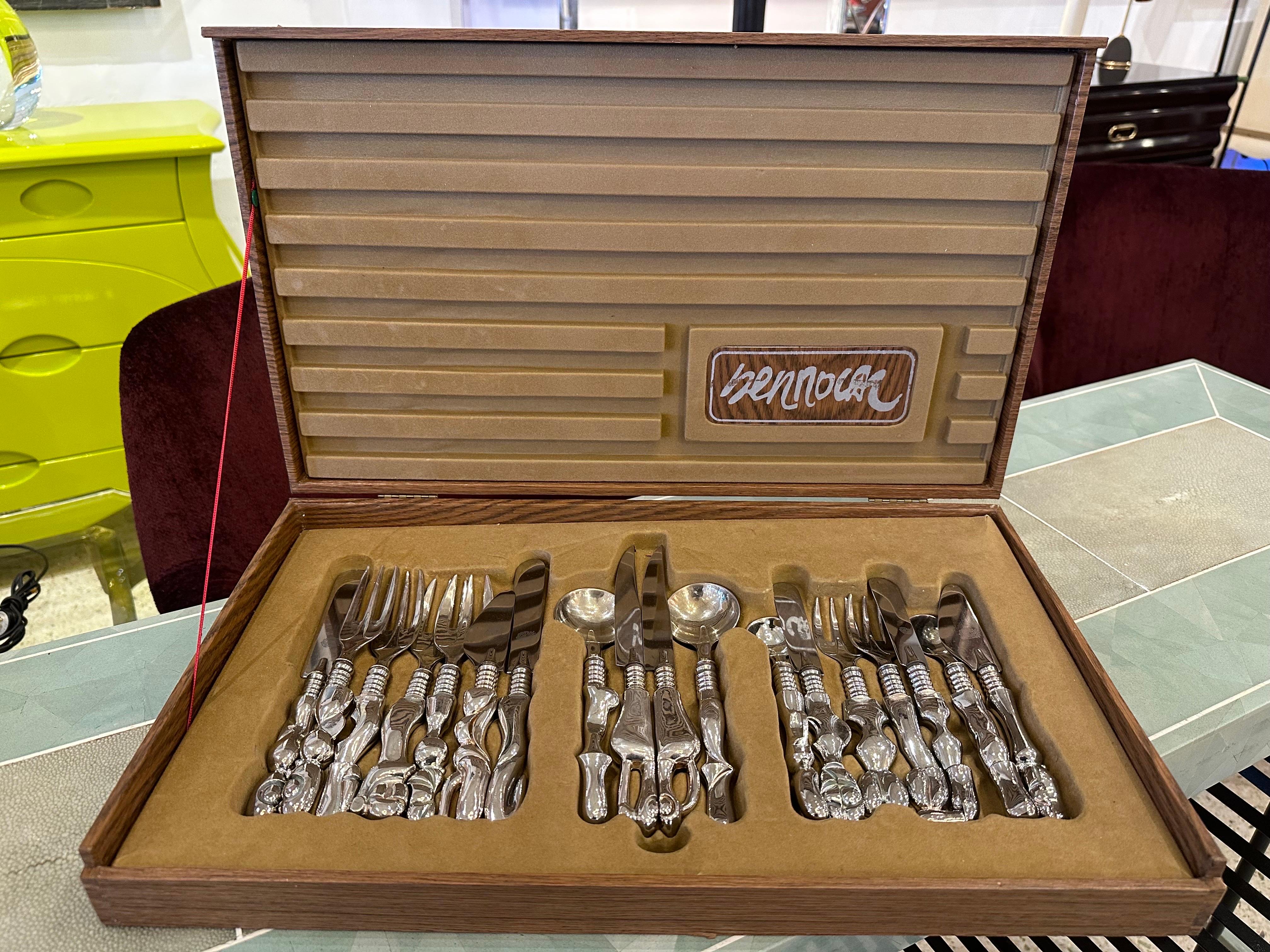 Miguel Ortiz Berrocal (1933-2006), cheese service with 18 unique pieces (forks, knives and spoons). All in silvered metal and in original box with designer name. Provenance and authenticity paperwork included from the Berrocal Foundation in Malaga,