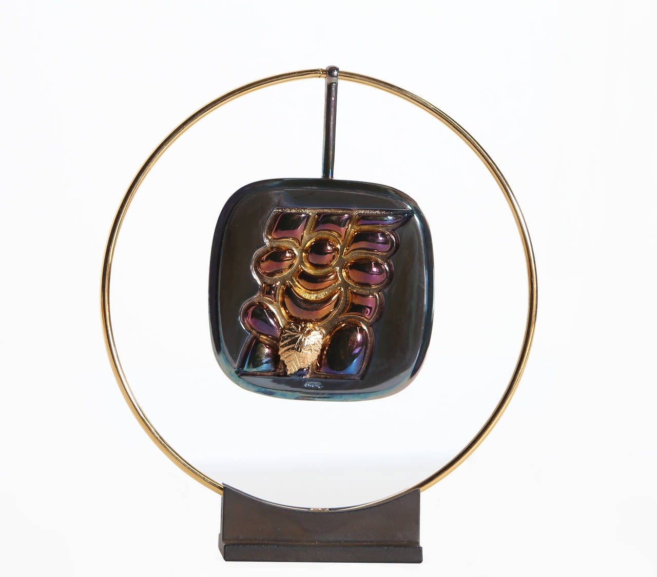 Eine originelle, tragbare Skulptur von Berrocal.  

Künstler: Miguel Berrocal, Spanier (1933 - 2006)
Titel: Torso Verona
Jahr: 1980
Medium: Bronzeskulptur, Signatur und Nummerierung eingraviert
Auflage: 1000
Größe: 5,5 x 5 x 1,25 Zoll (13,97 x 12,7