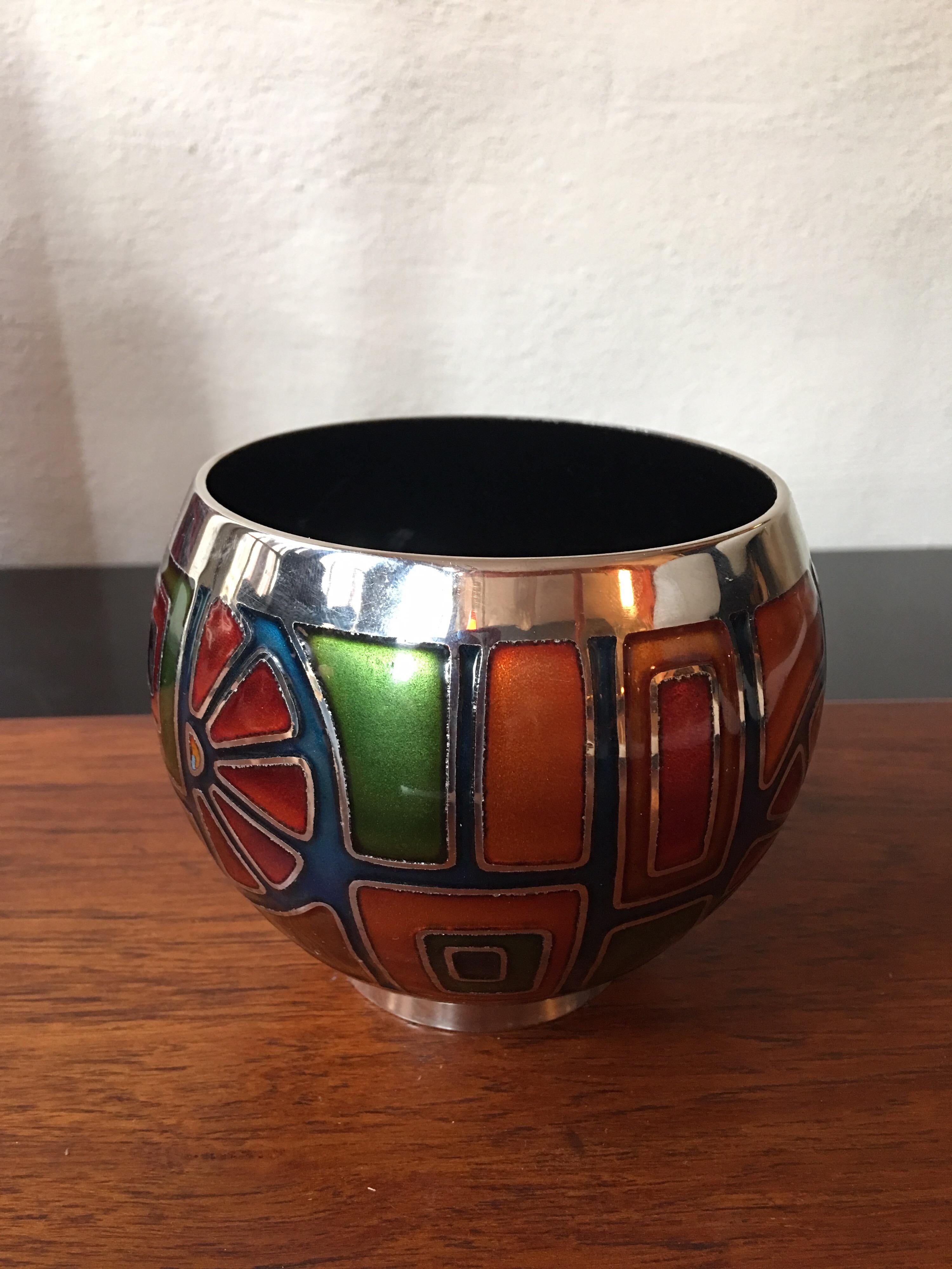 Miguel Pineda enamel and silver plate bowl. Internationally known for his artistic high quality enamel pieces. Known for his reproduction Mayan and Aztec Gods and religious imagery. Born in Mexico City in 1940.