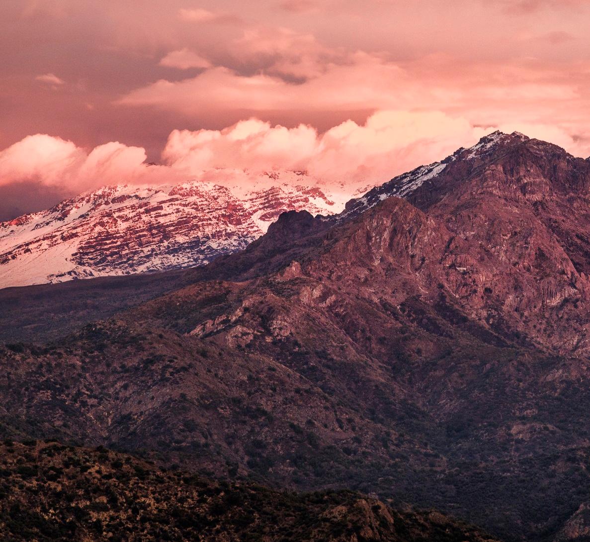 Kordillere I Cauquenes. Pigmentdrucke von Landschaften. Aus der Serie Cordillera (Naturalismus), Photograph, von Miguel Winograd 