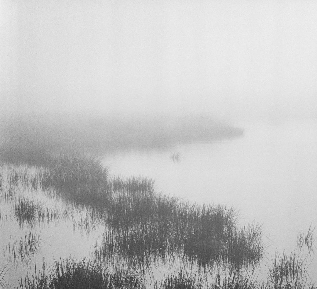 Laguna el Verjón et Lagunas de Buitrago Chingaza Diptyque, estampes pigmentaires - Gris Landscape Photograph par Miguel Winograd 