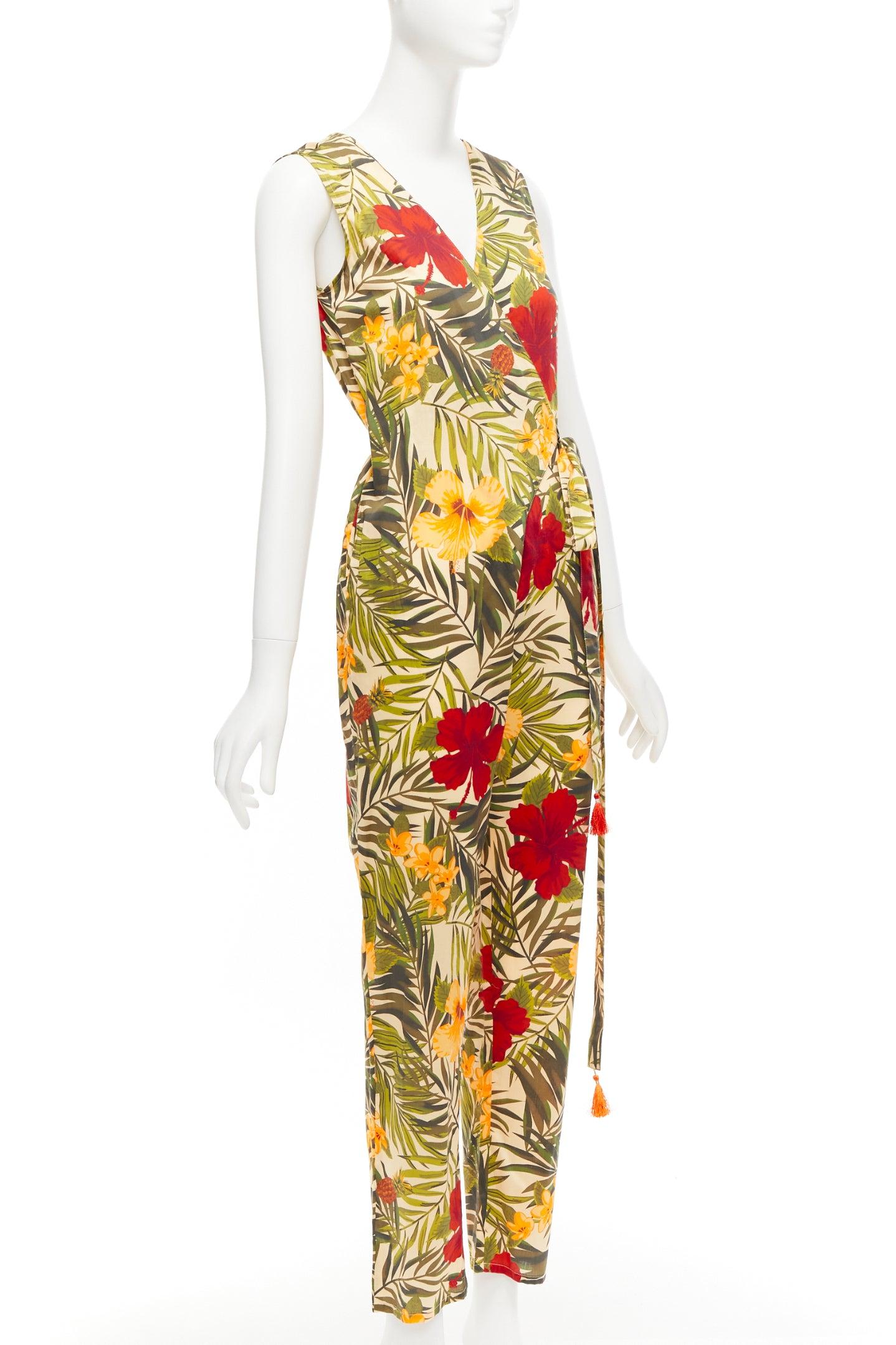 MIGUELINA red yellow green tropical floral print wrap jumpsuit XS
Reference: CELG/A00385
Brand: Miguelina
Material: Cotton
Color: Multicolour
Pattern: Floral
Closure: Wrap Tie
Made in: China

CONDITION:
Condition: Excellent, this item was pre-owned