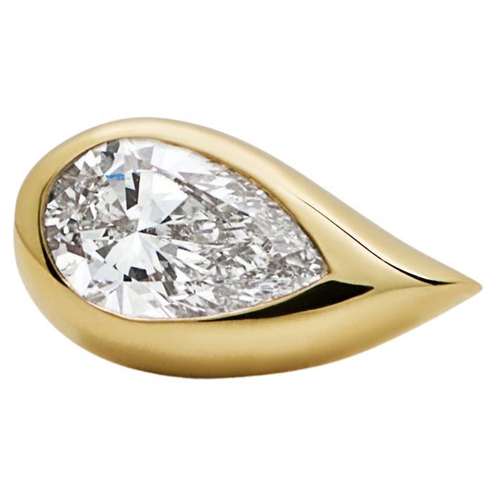 Mika Earing in Yellow Gold with Pear Diamonds For Sale