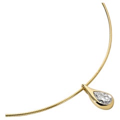 Mika Pear Lab Grown Diamond Anhänger auf Manschette Halskette