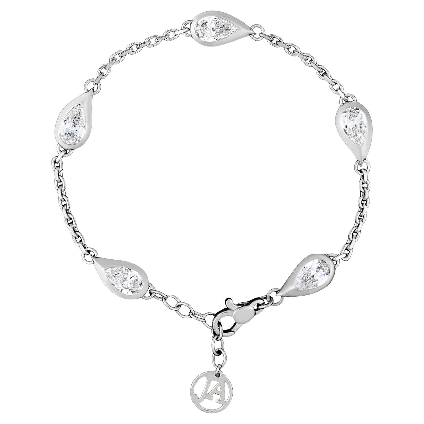 Bracciale Mika con diamanti a forma di pera in oro bianco in vendita