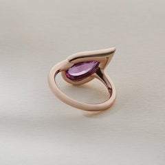 Mika Pinky Ring aus Roségold mit birnenförmigem rosa Saphir