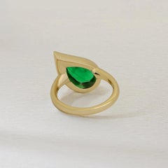 Mika Pinky Ring in Yellow Gold with Colombian Emerald