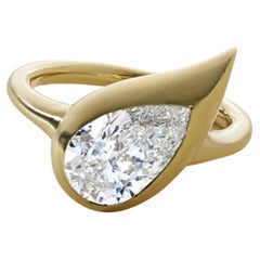 Anello da mignolo Mika con diamante a pera, a destra