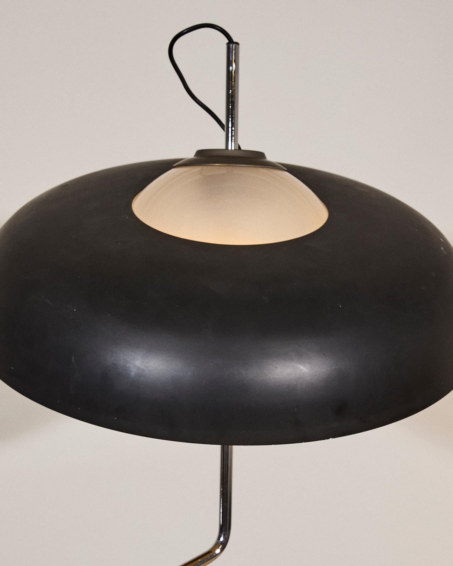 Mikado, large Luigi Caccia Dominioni table lamp For Sale 2