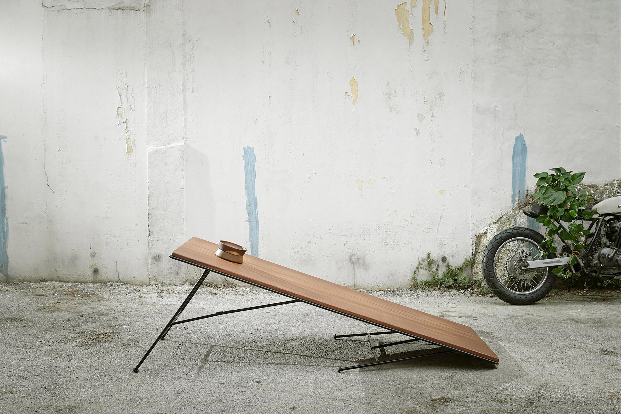 Tavolo pieghevole Mikado Minimal, noce americano nero con struttura in acciaio nero in vendita 3