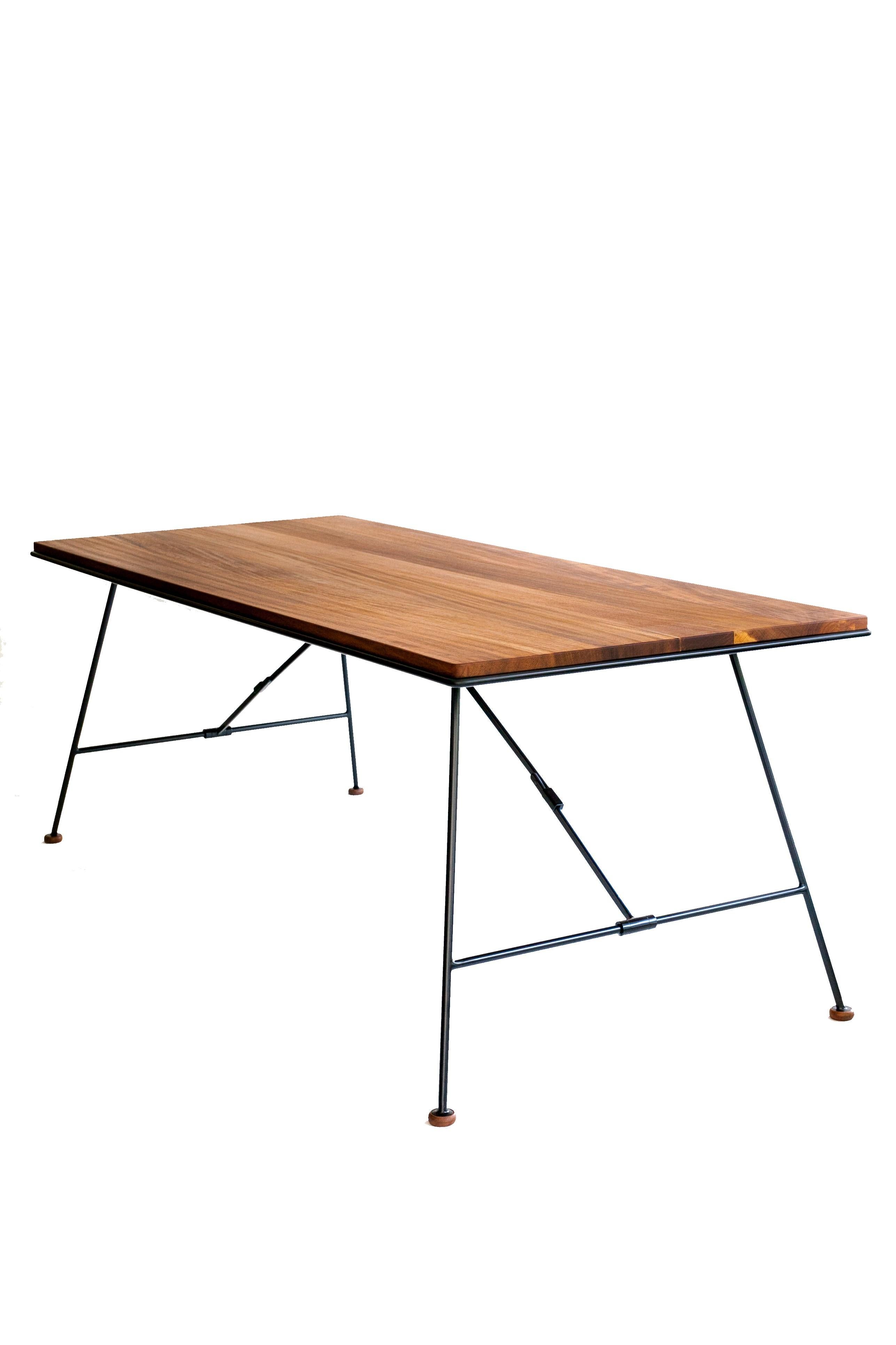 Tavolo pieghevole Mikado Minimal, noce americano nero con struttura in acciaio nero in vendita 1