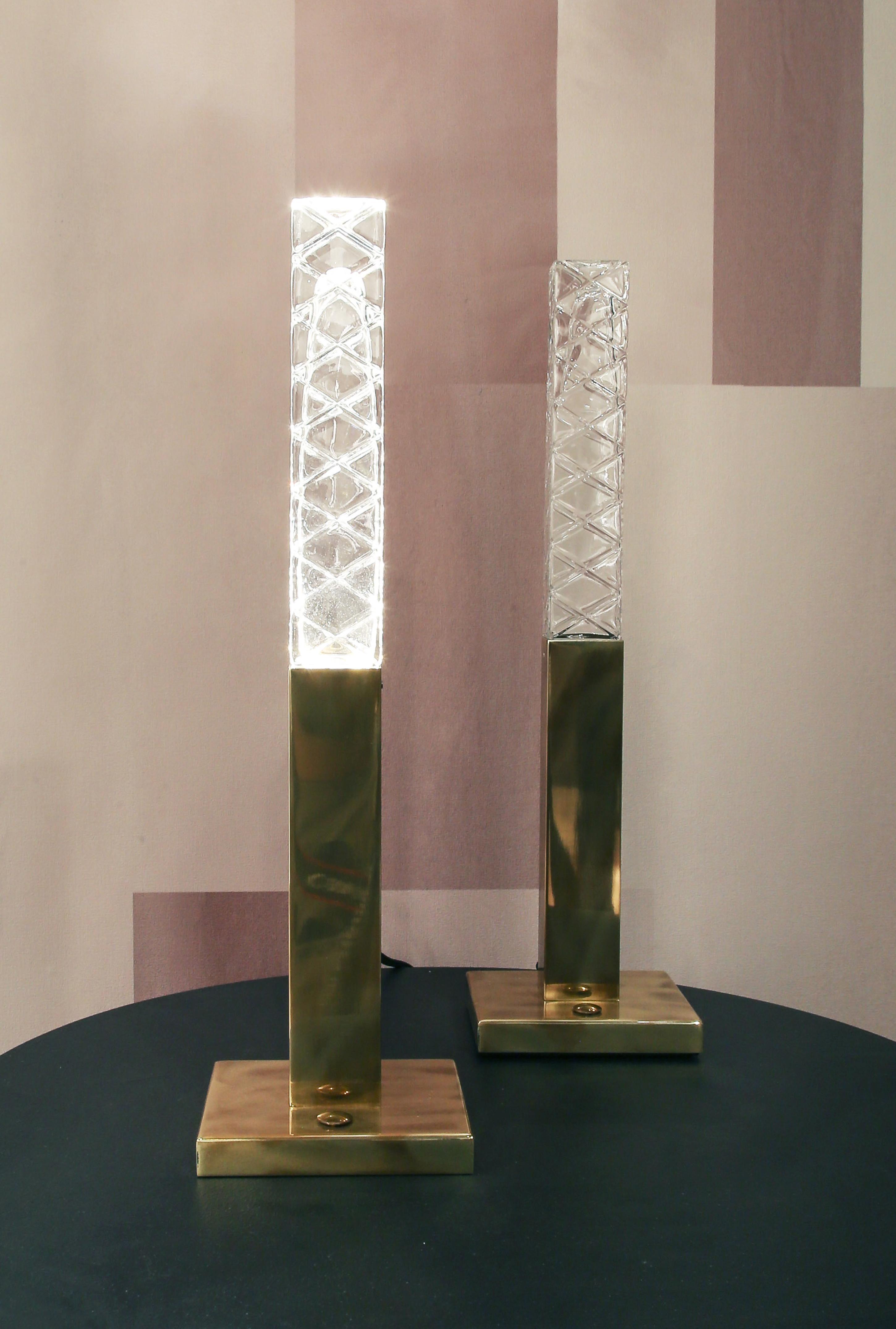 italien Lampe de bureau Mikado Solo en laiton satiné et diffuseurs en cristal en vente