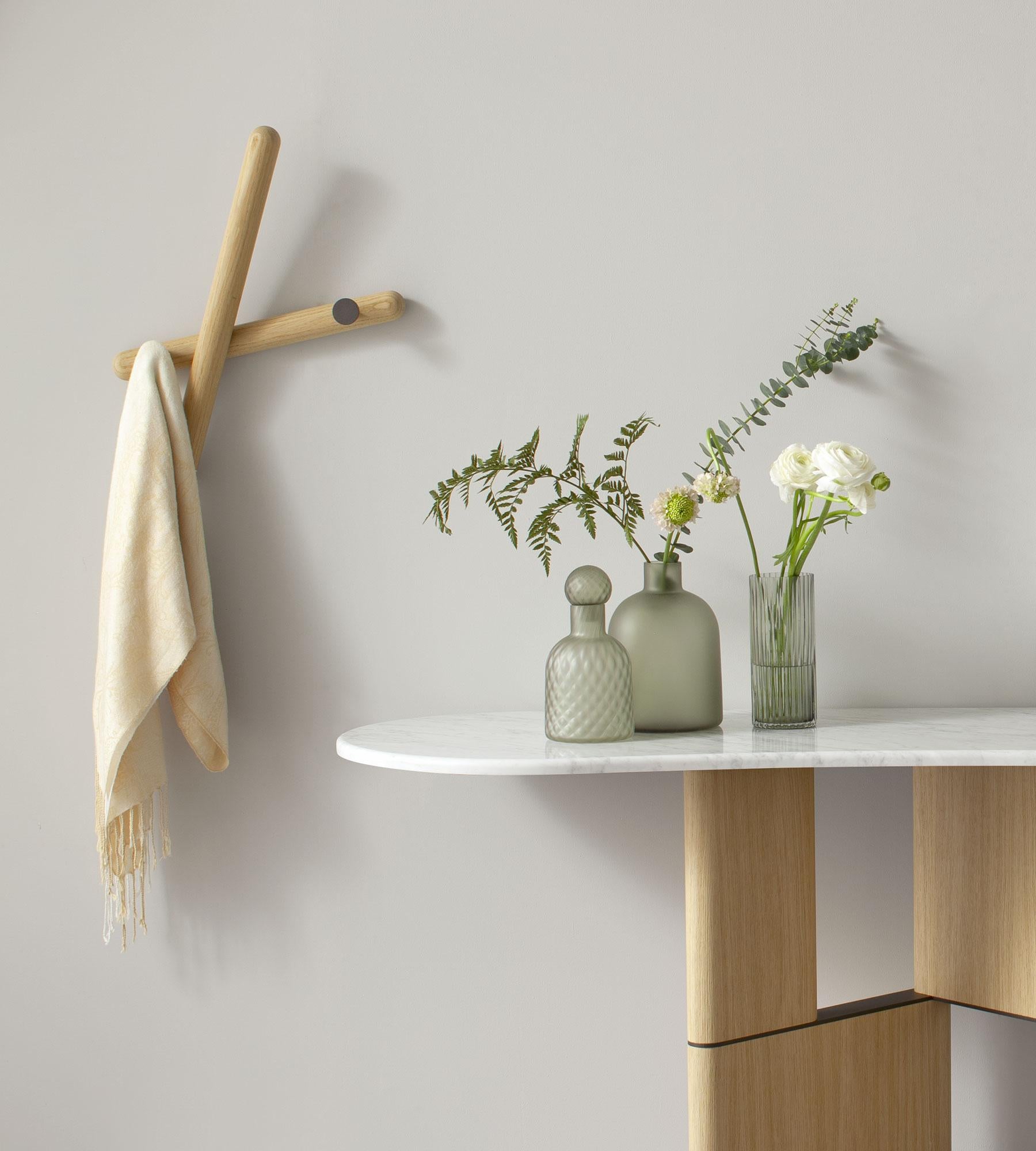 Porte-manteau mural Mikado en noyer par Morica Design/One Neuf - En vente à Geneve, CH