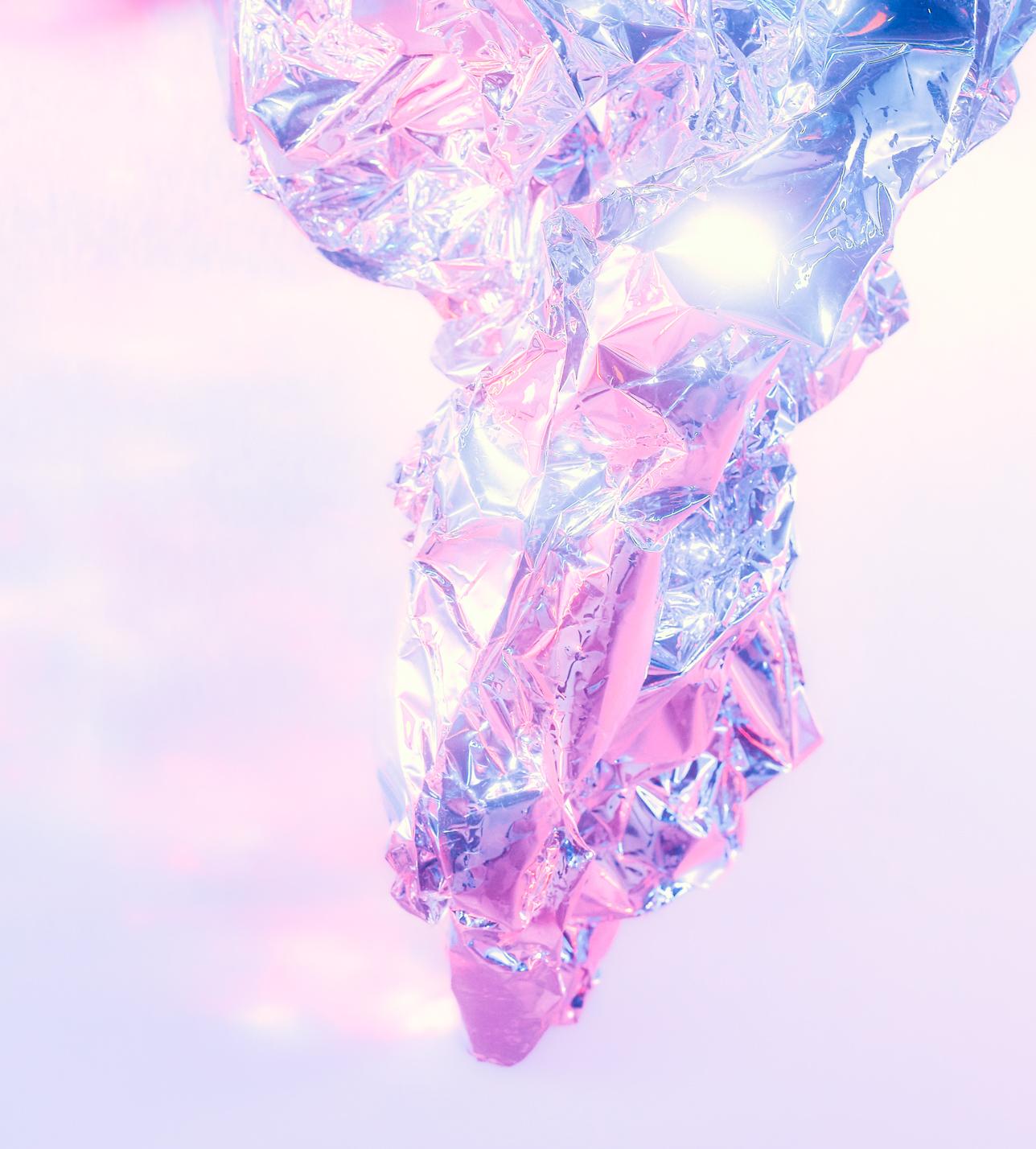 Materia X, aus der Serie Materia, Abstrakte Farbfotografie in limitierter Auflage (Grau), Color Photograph, von Mikael Kenta