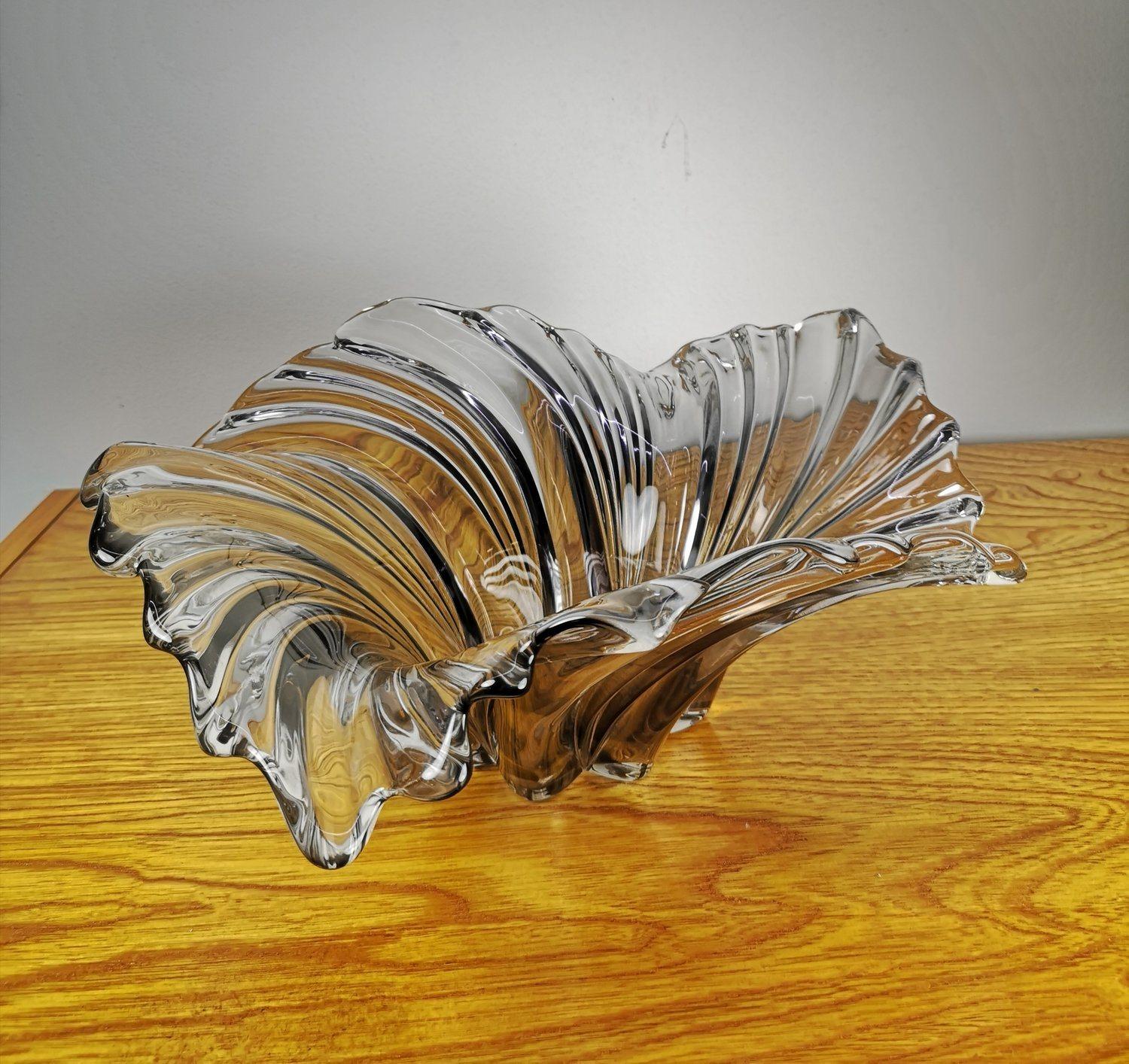 Special Modern Walther Kristallglas Servierschale, dekorative Wellenform. Aus der Serie Belle Epoque Wave, hergestellt von der deutschen Firma Walther Glass. Ein großes, makelloses, schönes Stück mit einem besonderen Design. Dieser Obst- oder