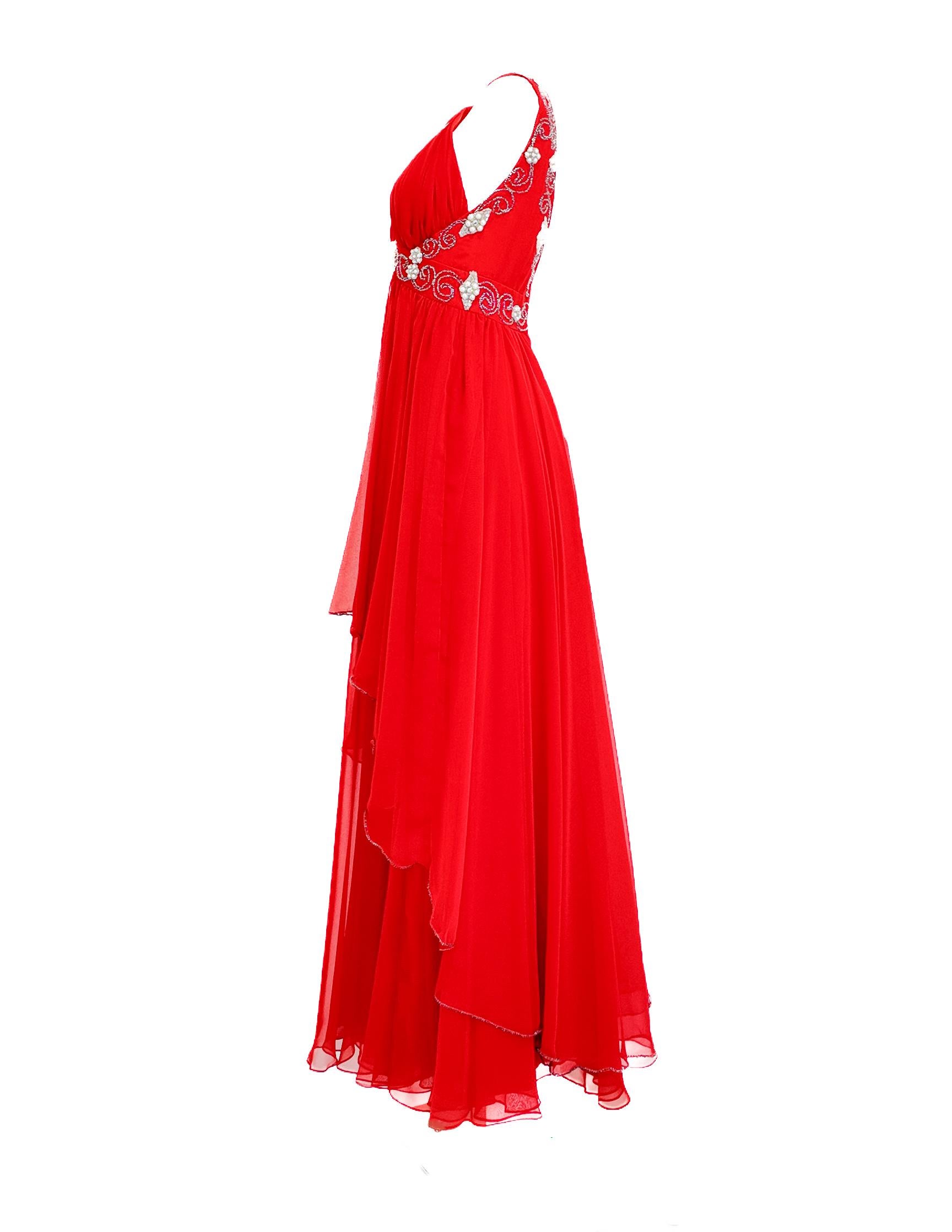 MIKE BENET 1960 - Robe rouge avec perles et ornements en perles Pour femmes en vente