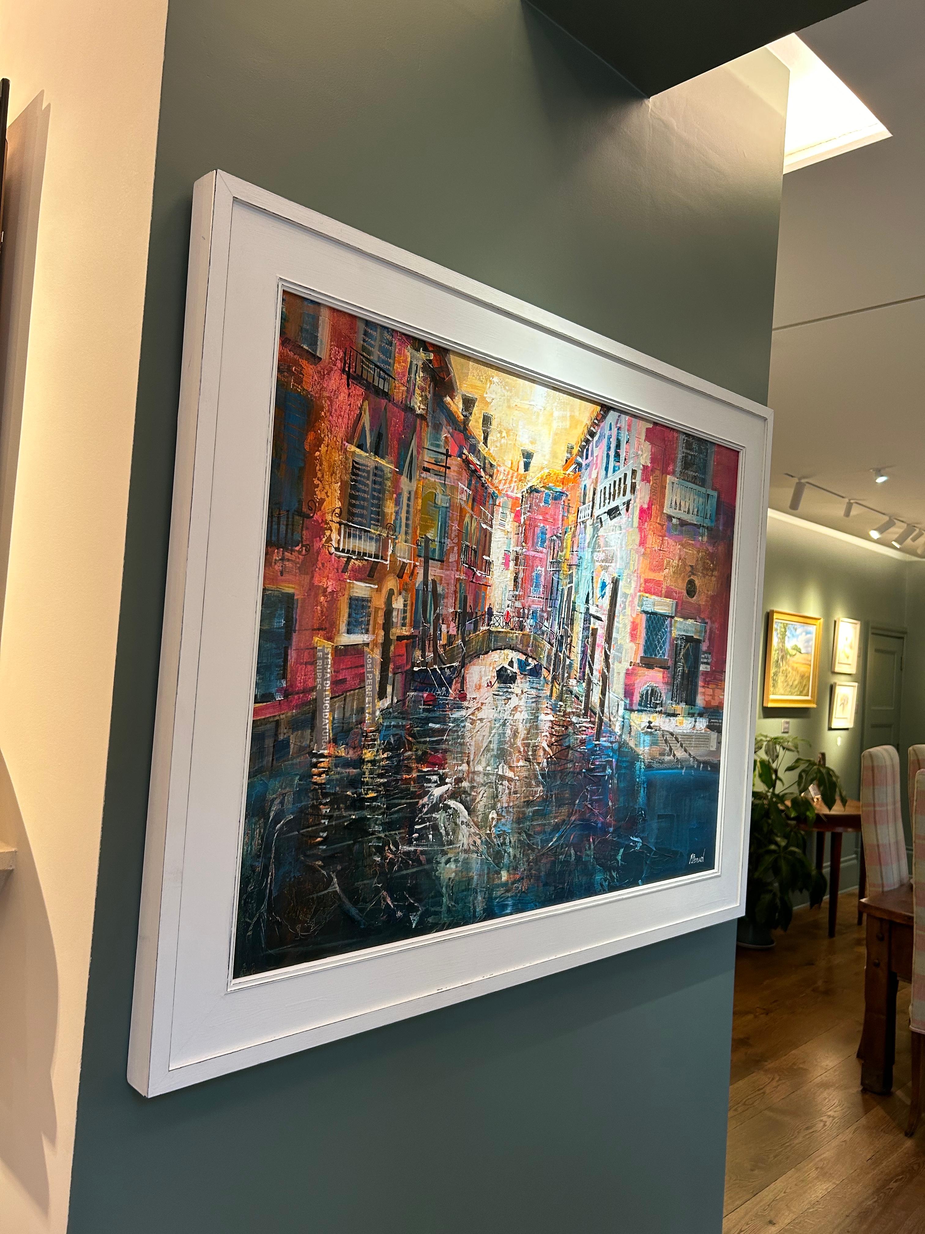 Riflessi del canale, Venezia, Paesaggio a tecnica mista dei canali di Venezia - Mixed Media Art Moderno di Mike Bernard