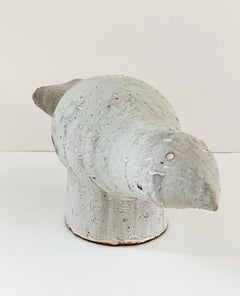 ""Diving Hawk" 2021, 9"" x 25" Sculpture en céramique inspirée par la poterie ancienne