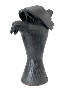 Keramik-Skulptur „Mother Hawk“