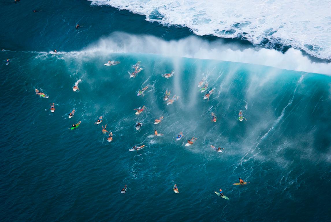 Mike Coots Color Photograph - Waimea Bay