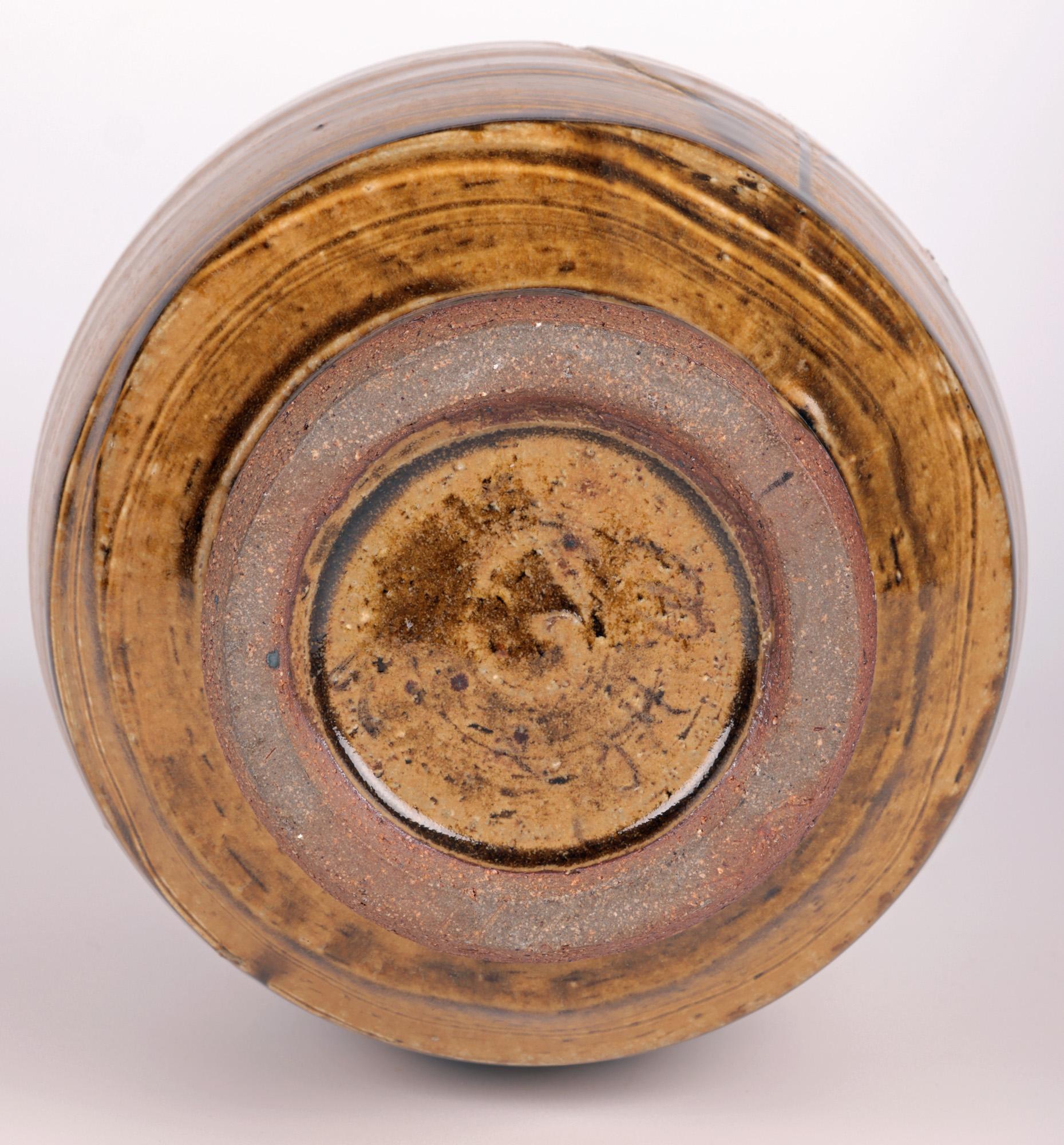 Mike Dodd Studio Pottery, glasierte Aschenbecher-Vase mit Seeding-Gras im Angebot 5