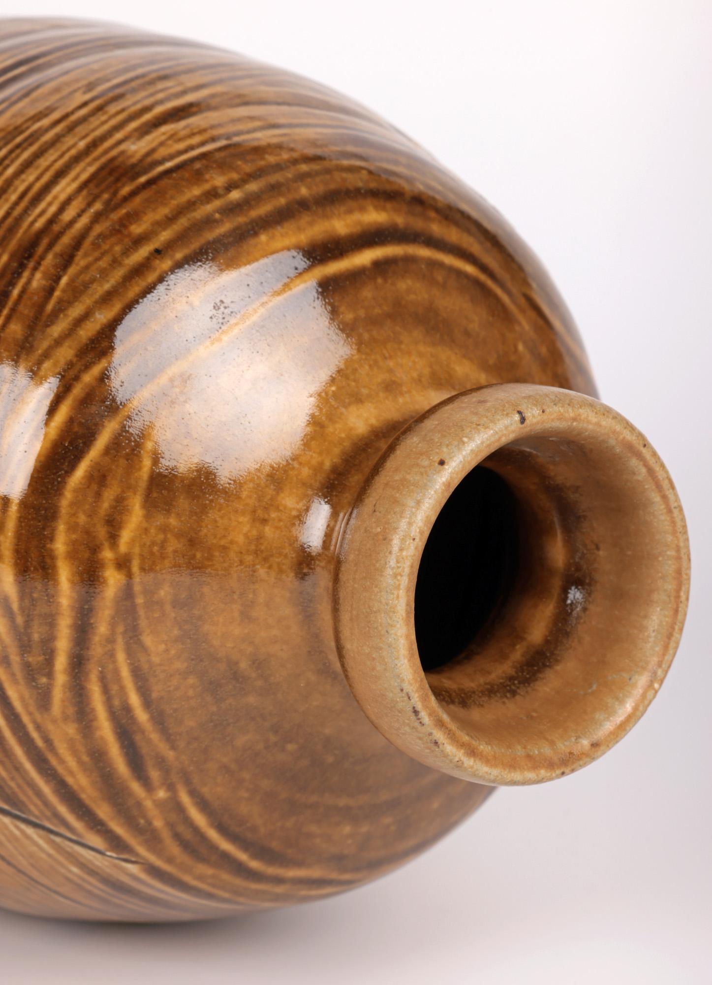 Mike Dodd Studio Pottery, glasierte Aschenbecher-Vase mit Seeding-Gras (Steingut) im Angebot