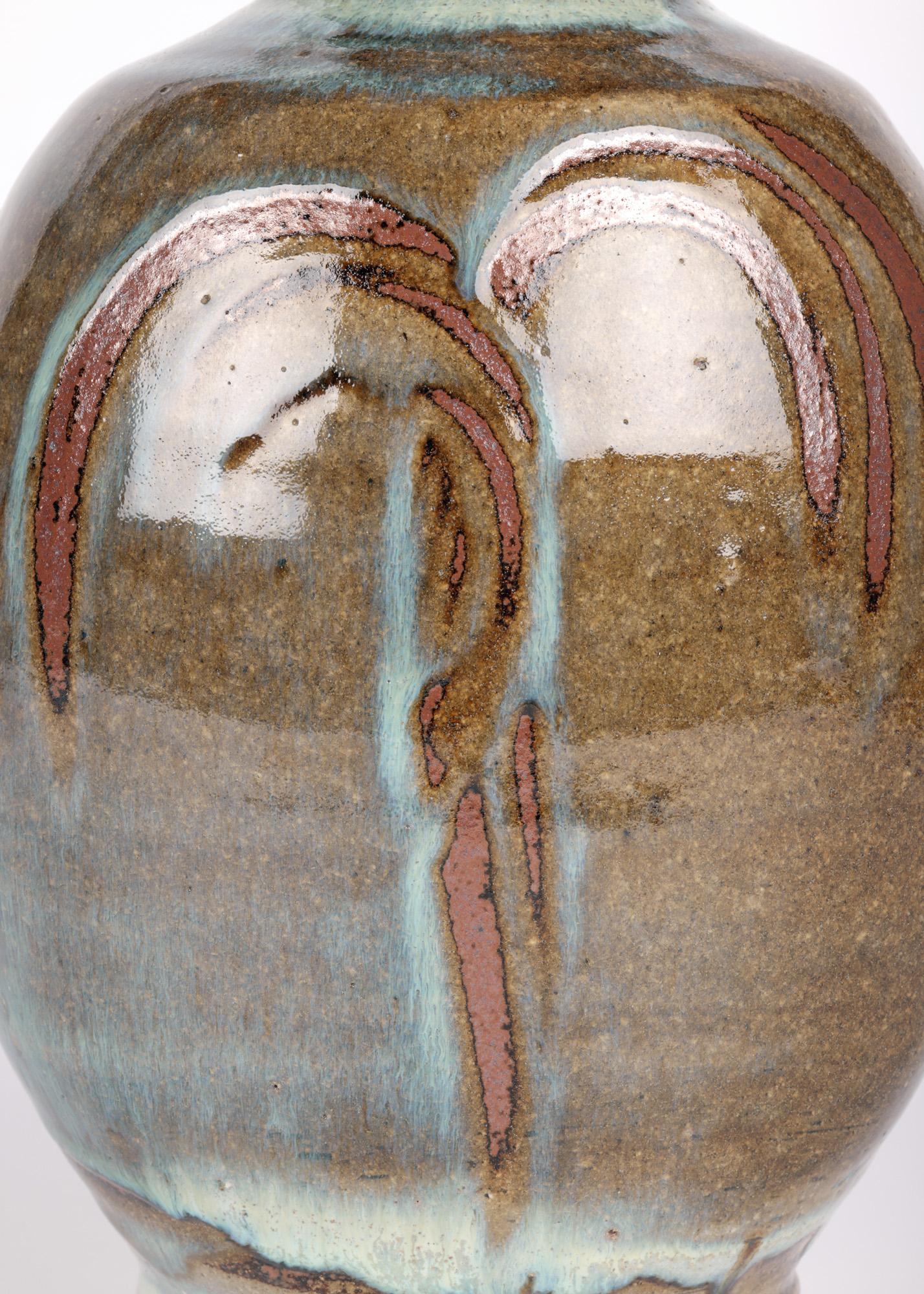 Moderne Vase en poterie Mike Dodd Studio avec motif d'arbre stylisé en vente